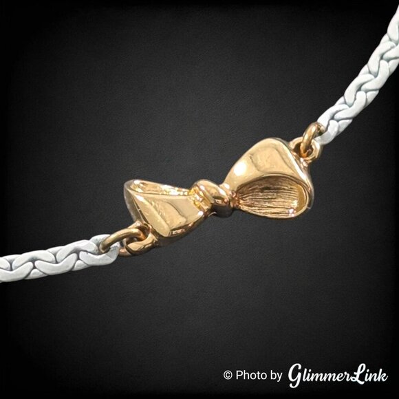 Vintage 1960s Monet White Enamel Gold Tone Bow Minimalist Chain Bracelet - Picture 2 of 9
